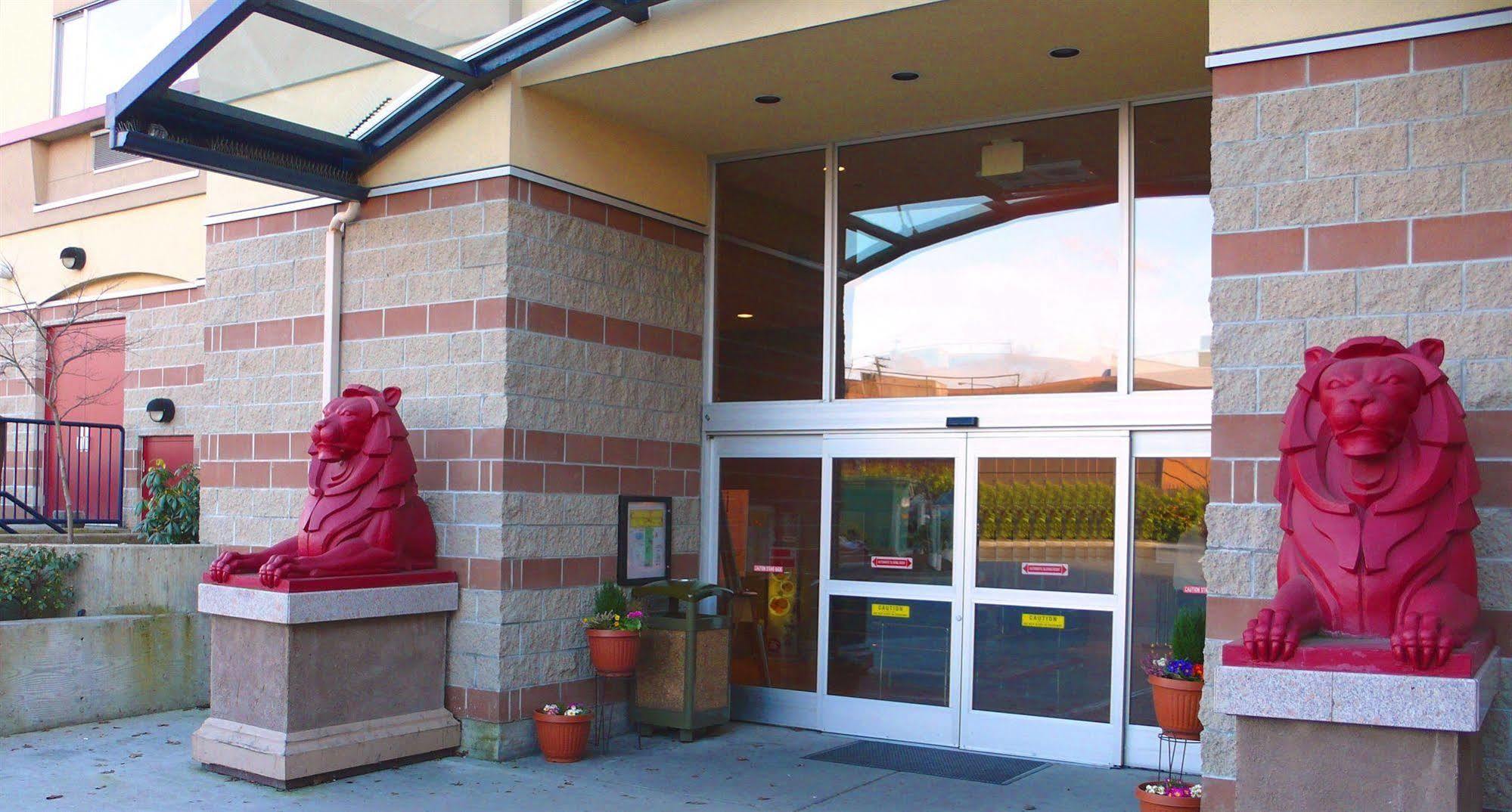Red Lion Inn And Suites Victoria Exterior foto