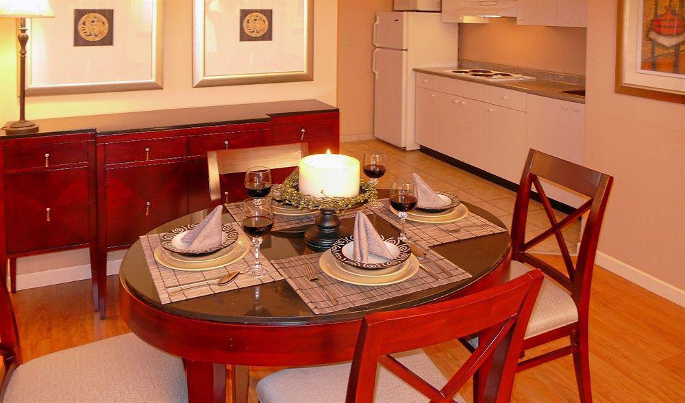 Red Lion Inn And Suites Victoria Restaurante foto