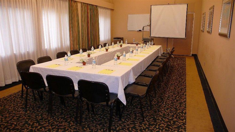 Red Lion Inn And Suites Victoria Instalações foto